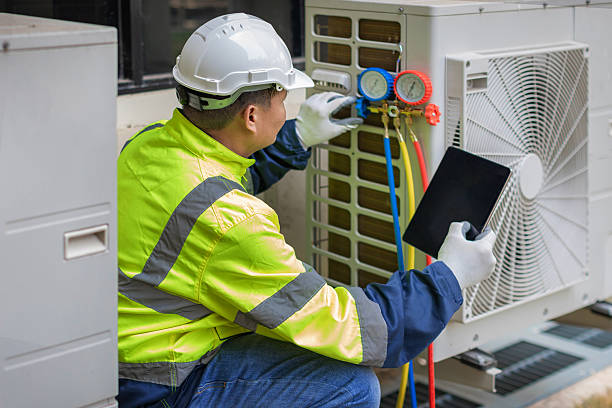 Professional Hvac technician working in Vernon, FL